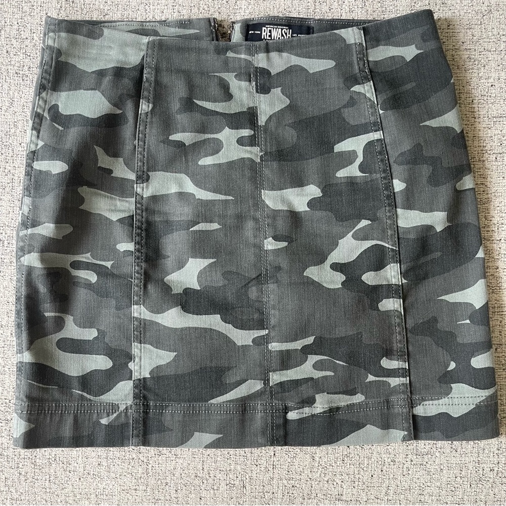 Rewash Camo Print Fitted Mini Skirt Size 7/28 NWOT